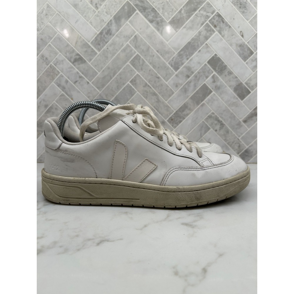 Veja V-12 Sneakers Womens Size US 9 White Leather Low Top Comfort Casual Lace Up